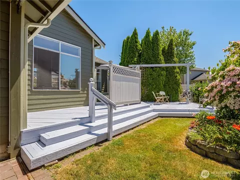 Exterior - 3138 Hunter Ct, Enumclaw, WA 98022 photo 5 of 10