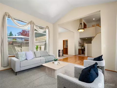 Living - 3138 Hunter Ct, Enumclaw, WA 98022 photo 2 of 5
