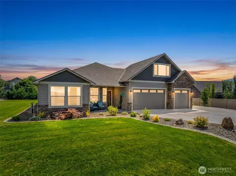 2777 NW Arlenes Ct, East Wenatchee, WA 98802