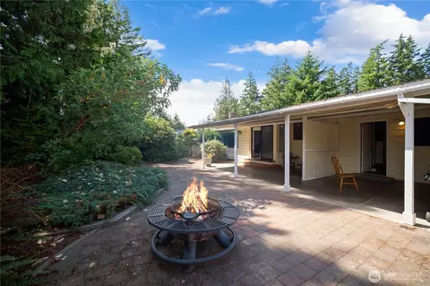 1781 NE 11th Ave, Oak Harbor, WA 98277