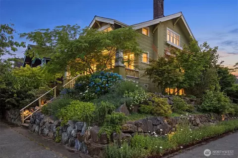 5521 12 Ave NE, Seattle, WA 98105