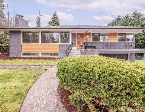8802 Del Campo Dr, Everett, WA 98208