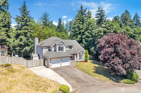 2052 NE Marina Vista Ct, Poulsbo, WA 98370