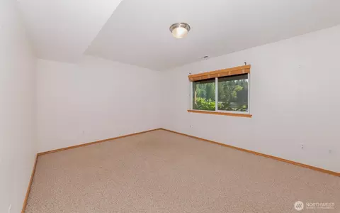 Bedroom - 1010 W Stanley St, Granite Falls, WA 98252 photo 4 of 4