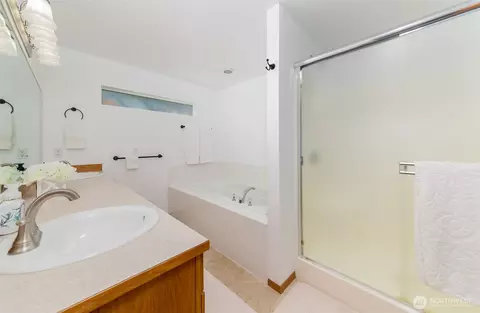 Bath - 1010 W Stanley St, Granite Falls, WA 98252 photo 1 of 3