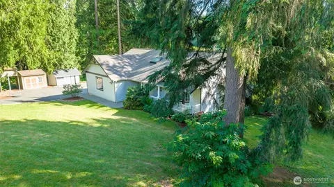 Exterior - 1010 W Stanley St, Granite Falls, WA 98252 photo 10 of 13