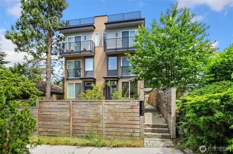 10306 Midvale Ave N #A, Seattle, WA 98133