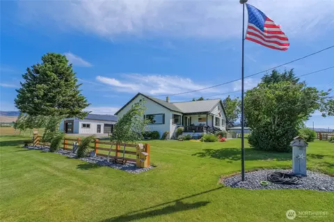 2735 4th St, East Wenatchee, WA 98802