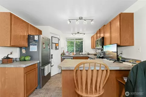 Kitchen - 5113 S 4th Ave, Everett, WA 98203 photo 5 of 6
