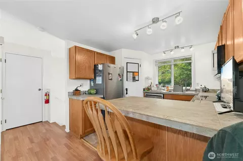 Kitchen - 5113 S 4th Ave, Everett, WA 98203 photo 4 of 6