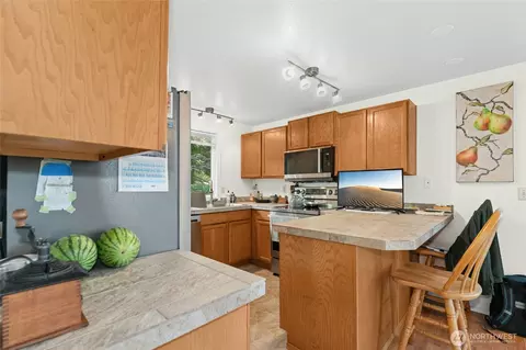 Kitchen - 5113 S 4th Ave, Everett, WA 98203 photo 6 of 6