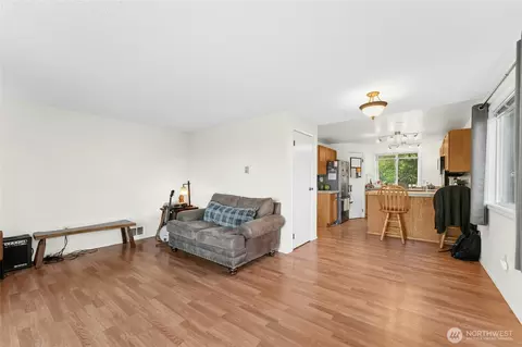 Living - 5113 S 4th Ave, Everett, WA 98203 photo 3 of 4