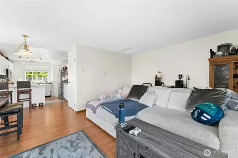Living - 5113 S 4th Ave, Everett, WA 98203 photo 1 of 4