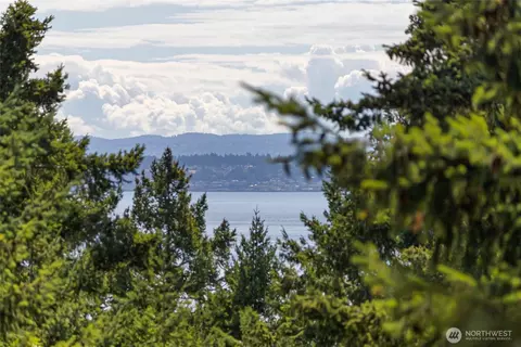 668 Carefree Ln, Friday Harbor, WA 98250