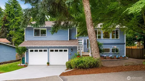 12017 106th Ave NE, Kirkland, WA 98034