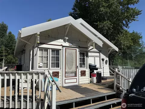 9702 22nd Ave E, Tacoma, WA 98445