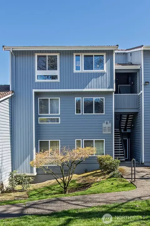 4120 212th St SW #B301, Mountlake Terrace, WA 98043