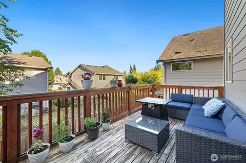 Exterior - 11625 10th Pl W, Everett, WA 98204 photo 6 of 7