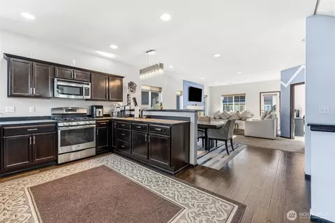 Kitchen - 11625 10th Pl W, Everett, WA 98204 photo 3 of 3
