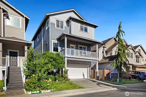 Exterior - 11625 10th Pl W, Everett, WA 98204 photo 2 of 7