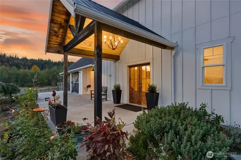 157 Russell Rd, Camano Island, WA 98282