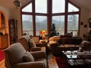 Living - 48219 284th Ave SE, Enumclaw, WA 98022 photo 1 of 1