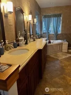 Bath - 48219 284th Ave SE, Enumclaw, WA 98022 photo 1 of 8