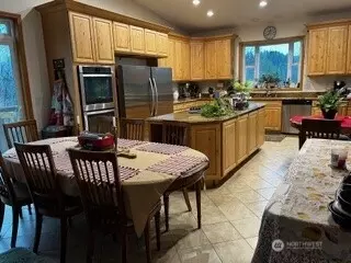 Kitchen - 48219 284th Ave SE, Enumclaw, WA 98022 photo 1 of 4