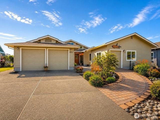 8227 Sehome Rd, Blaine, WA 98230