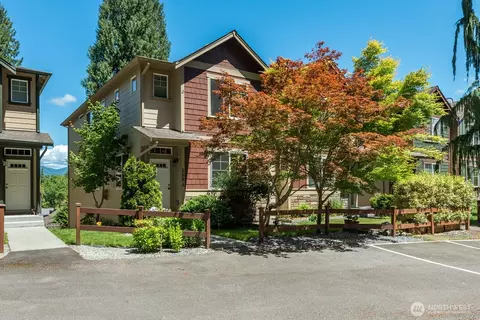 509 E Division St #A, Arlington, WA 98223