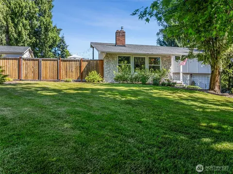 6221 81st St E, Puyallup, WA 98371