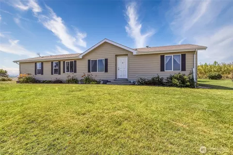 1247 Watson Loop, Touchet, WA 99360