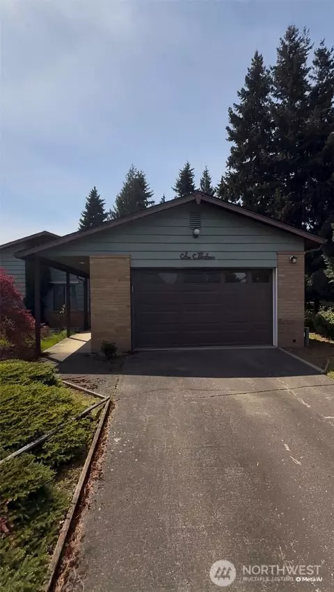 613 S 189th St, Seattle, WA 98148