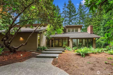 12820 NE 39th St, Bellevue, WA 98005