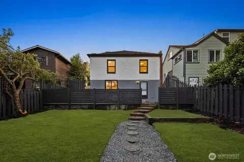 Exterior - 8216 Interlake Ave N, Seattle, WA 98103 photo 7 of 10