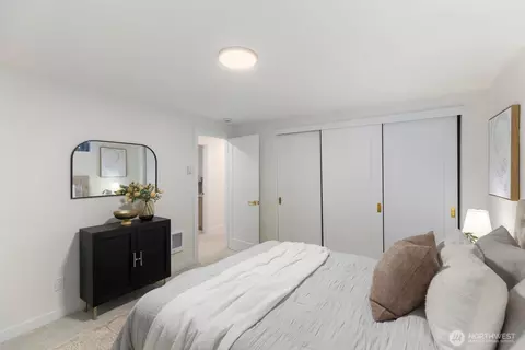 Bedroom - 8216 Interlake Ave N, Seattle, WA 98103 photo 4 of 4