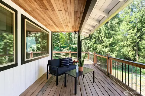 5769 Blakely Ave NE, Bainbridge Island, WA 98110