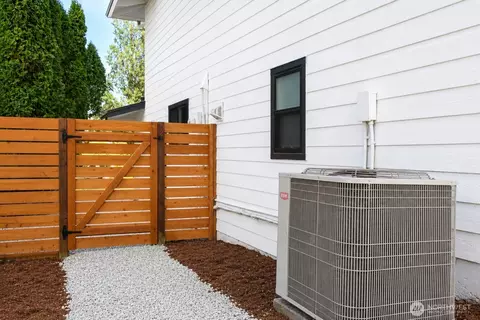 Exterior - 510 223rd St SW, Bothell, WA 98021 photo 7 of 7