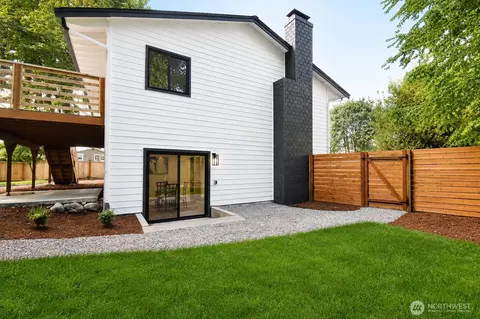 Exterior - 510 223rd St SW, Bothell, WA 98021 photo 6 of 7