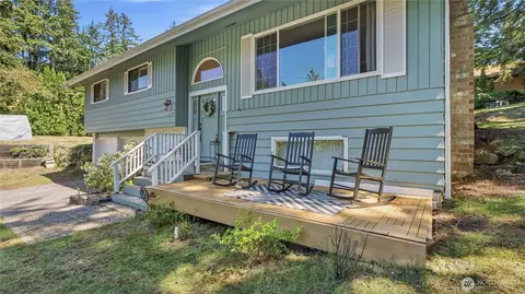18427 Homeview Dr, Edmonds, WA 98026