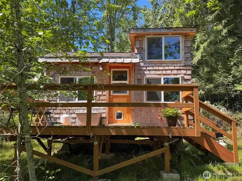 663 Glass Rd, Port Angeles, WA 98362