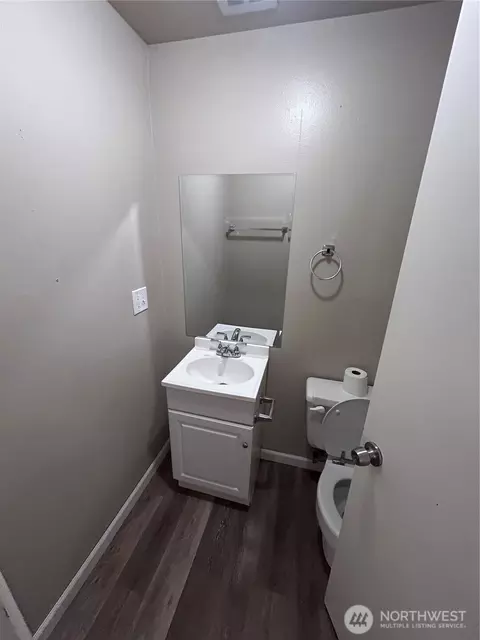 Bath - 3001 120th Pl SE, Everett, WA 98208 photo 1 of 2