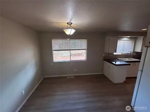 Dining - 3001 120th Pl SE, Everett, WA 98208 photo 1 of 1