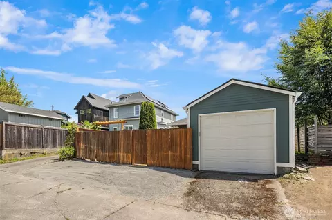 Exterior - 223 29th Ave E, Seattle, WA 98112 photo 8 of 8