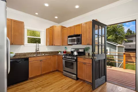 Kitchen - 223 29th Ave E, Seattle, WA 98112 photo 1 of 2