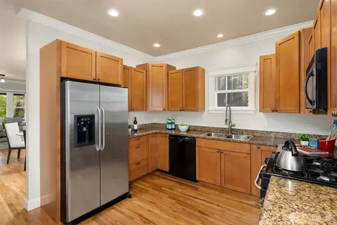 Kitchen - 223 29th Ave E, Seattle, WA 98112 photo 2 of 2
