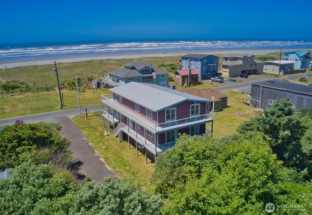 48140 Pacific Ave, Moclips, WA 98562