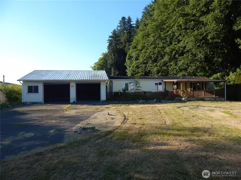 222 Salmon St, Clallam Bay, WA 98326