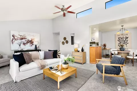6652 Parkpoint Way NE #D-311, Seattle, WA 98115