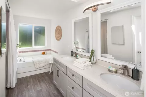 Bath - 22422 15th Pl W, Bothell, WA 98021 photo 2 of 3